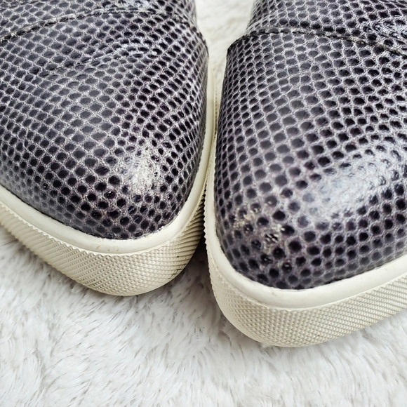 Vince Paeyre Embossed Pointed Cap Toe Slip-On Sneakers - Picture 7 of 11